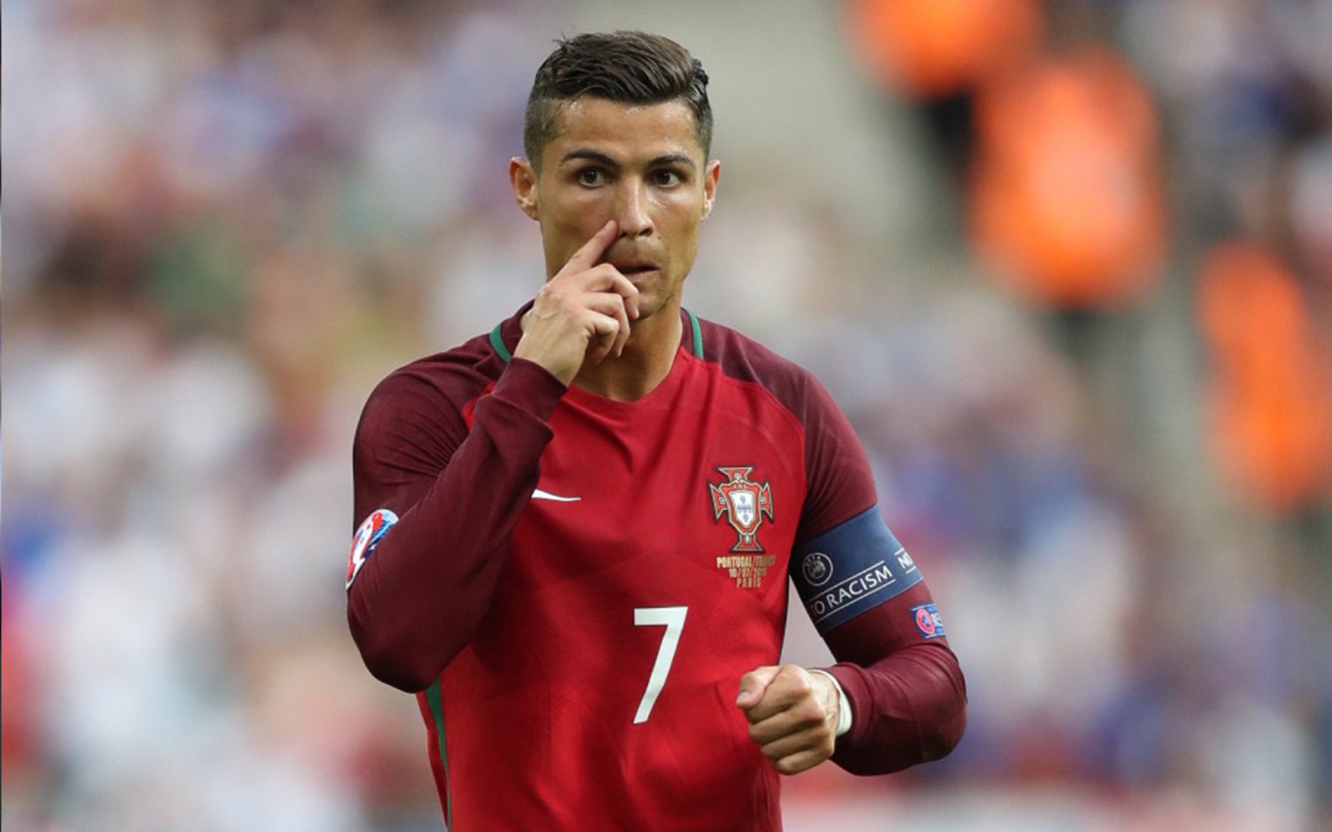 乐鱼官网-美洲杯荣耀时刻：英雄辈出成就奇迹，美洲杯冠军争夺